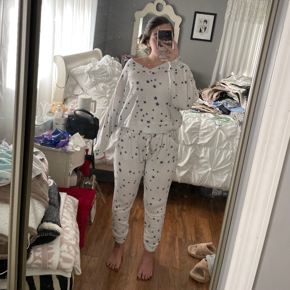 White and blue star lounge set